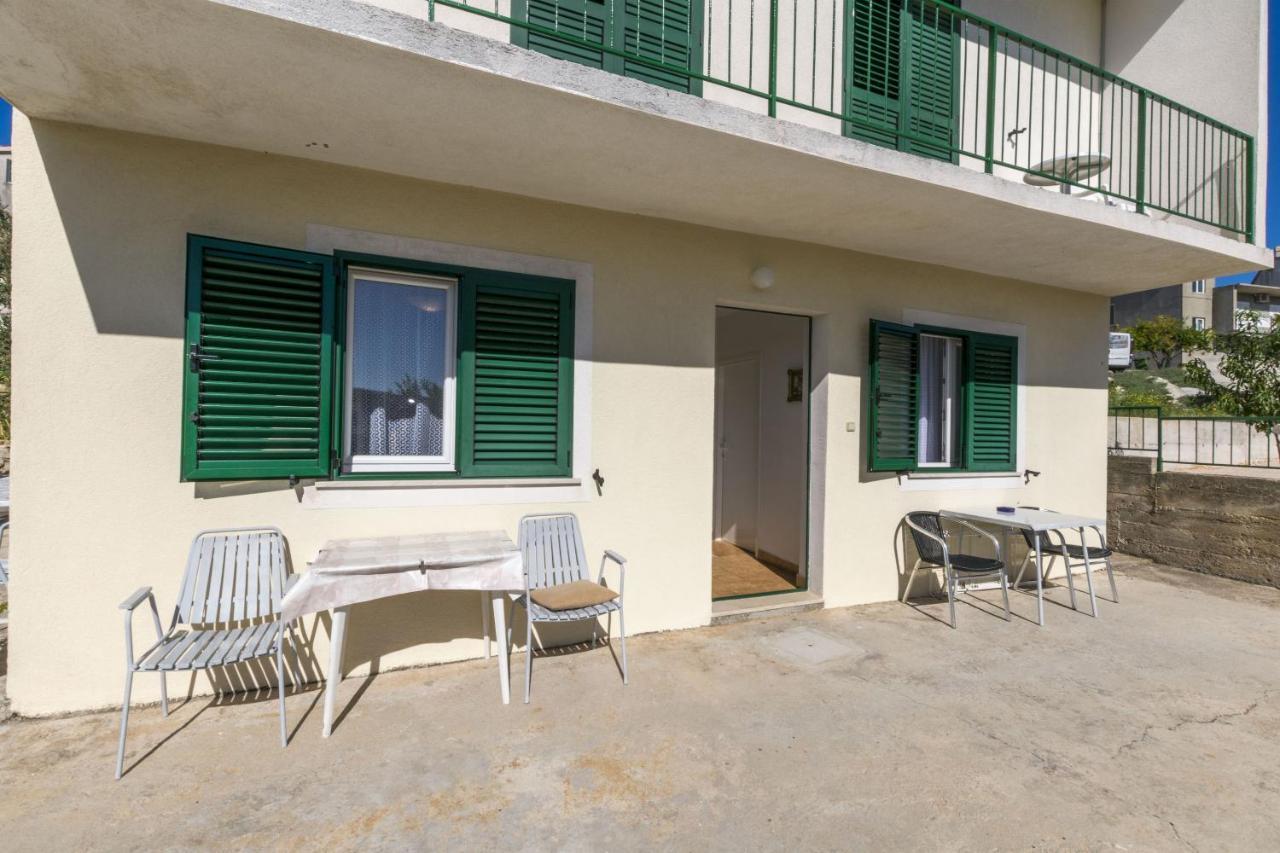 Apartments Anica Примоштен Экстерьер фото