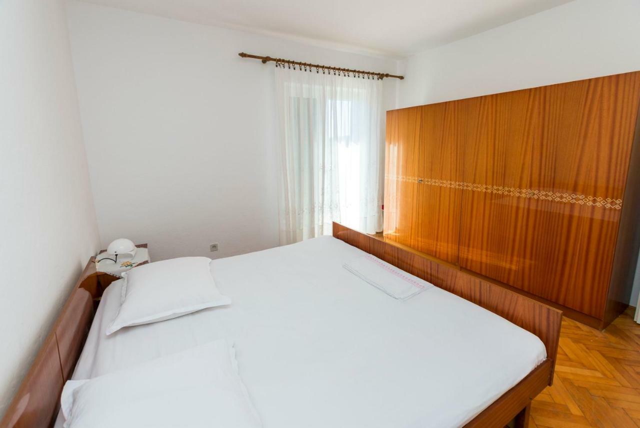 Apartments Anica Примоштен Экстерьер фото
