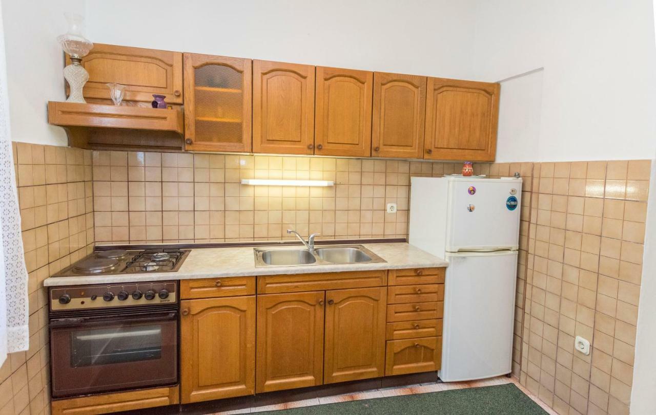 Apartments Anica Примоштен Экстерьер фото