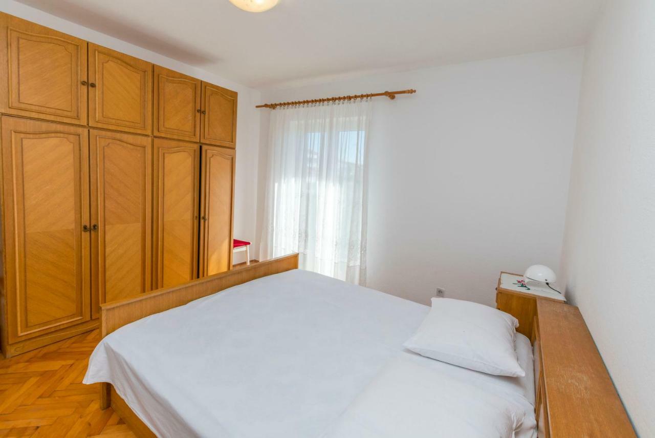 Apartments Anica Примоштен Экстерьер фото